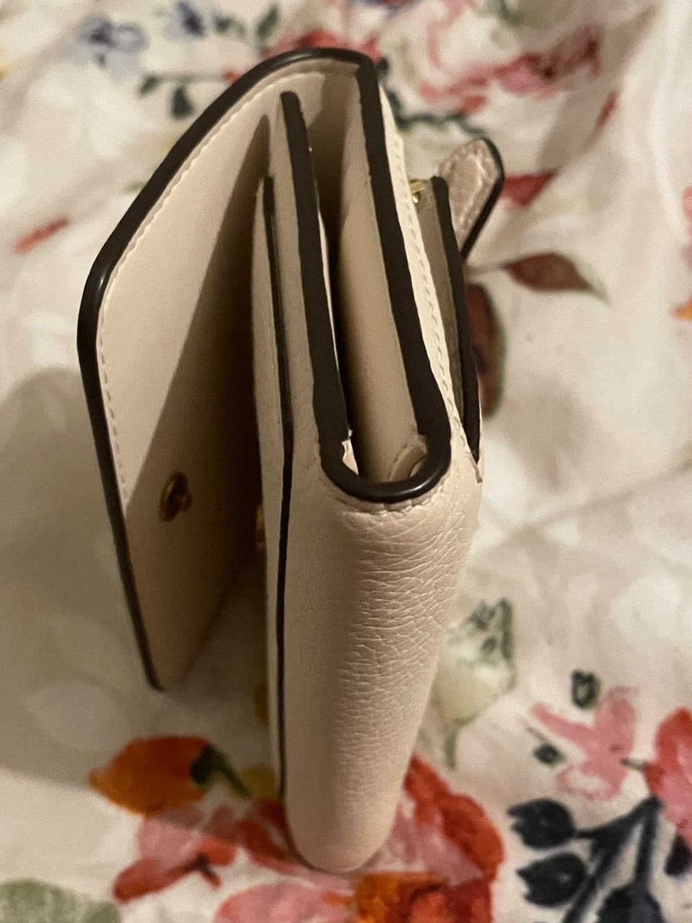 Coach Leather compact wallet in Chalk with Gold 'C' - Picture 11 of 13
